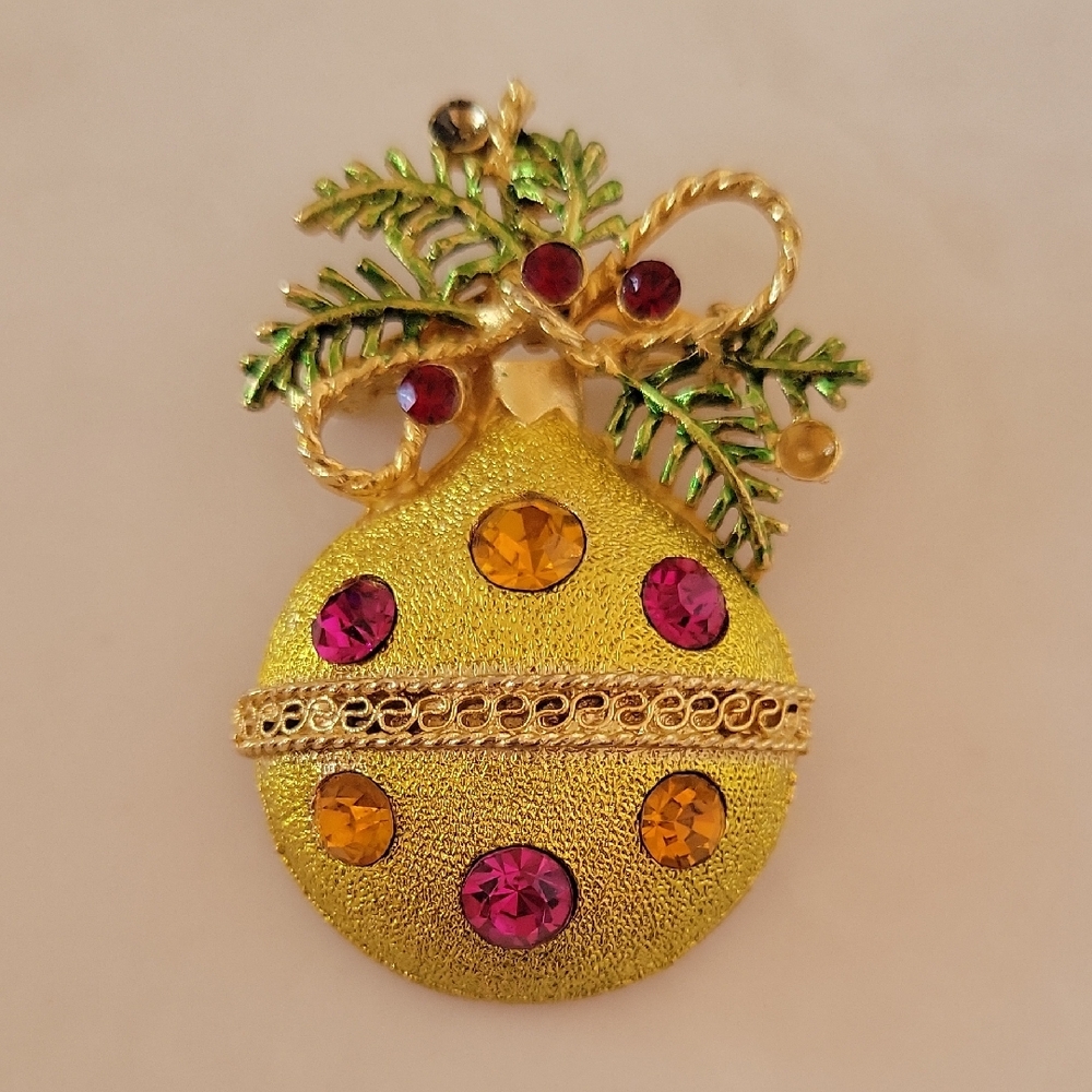 Jeweled Christmas Ornanent Brooch Pin With Holly - Picture 2 of 6